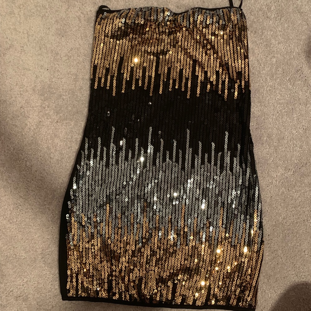 NWOT Lovers lane sequins mini dress!